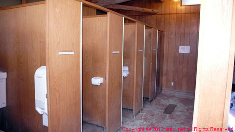 鳩待峠の公衆トイレ